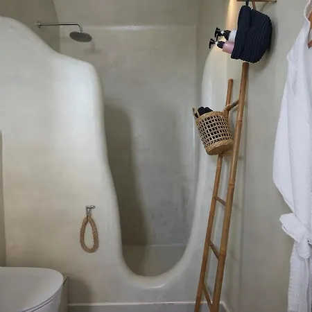 Executive 3-bedroom Terboki With Pool 산토리니